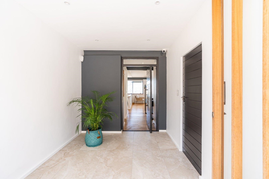 To Let 3 Bedroom Property for Rent in Tamboerskloof Western Cape